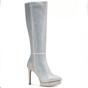 New in Box Thalia Jessy 5.5 Rhinestones Crystals Bling Silver Platform Boots NWT